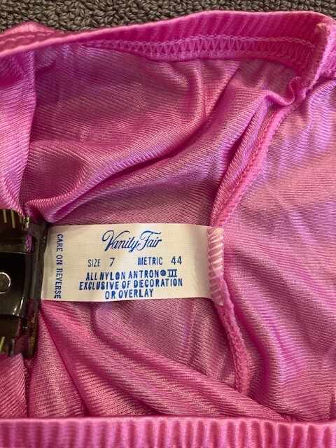 Vintage (Retired) Vanity Fair 100% Nylon UNISEX Hipster Panties, Size: 7, NWT