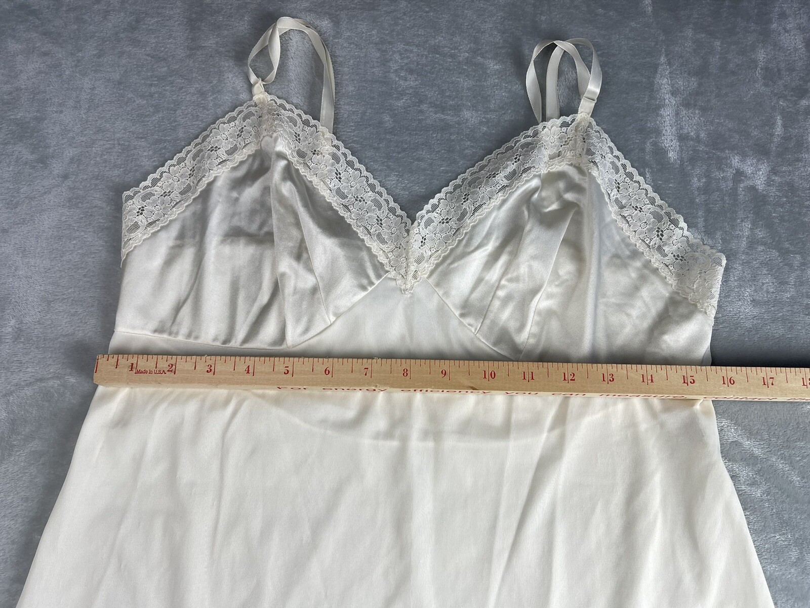 Vanity Fair Ivory Nylon Full-Length Slip Style 10-103 Size 38 24&Prime;/44 Lace Trim