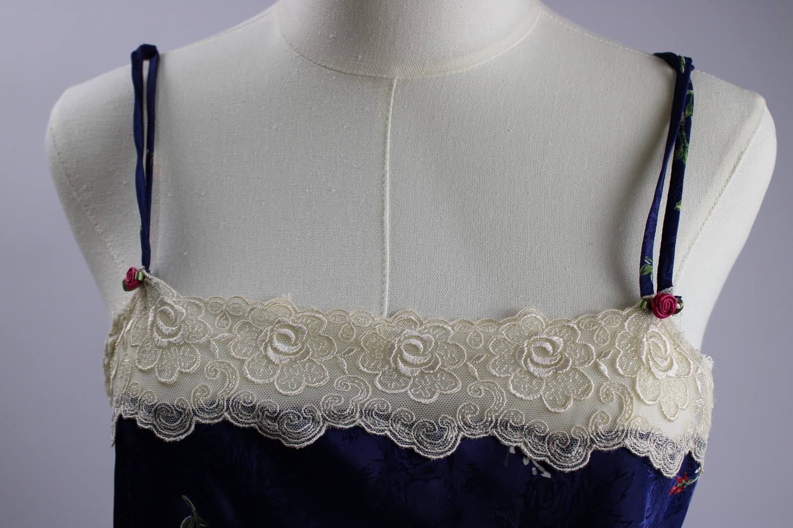 Vintage Inner Most Blue Short Nightgown – Sz M Floral Satin, Lace Trim