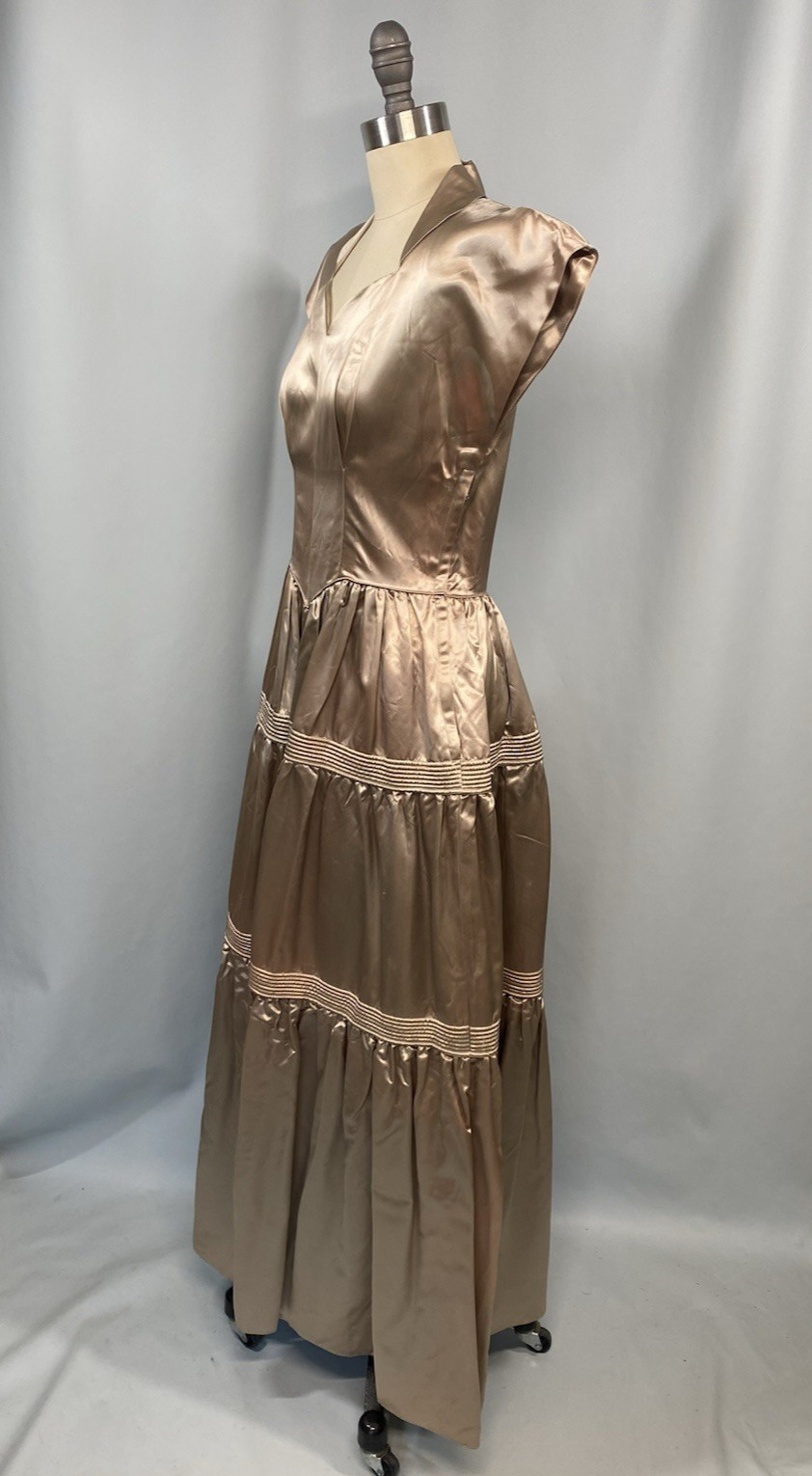 Vintage Dress SIZE EXTRA SMALL satin tan beige 40s 50s evening long wedding
