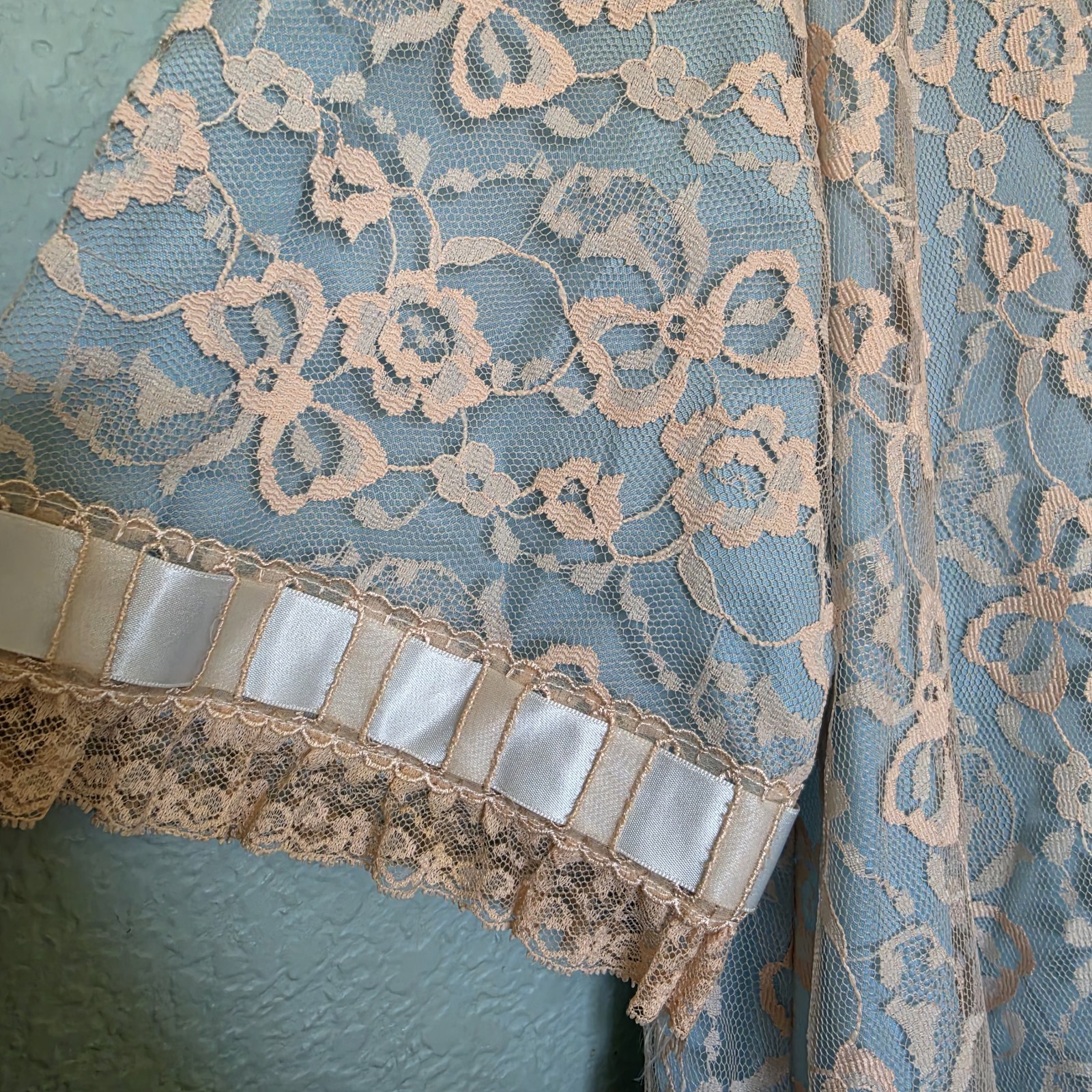 Odette Barsa Vtg Budoir Retro Lace Beige Blue Robe House Coat Dressing Gown Glam