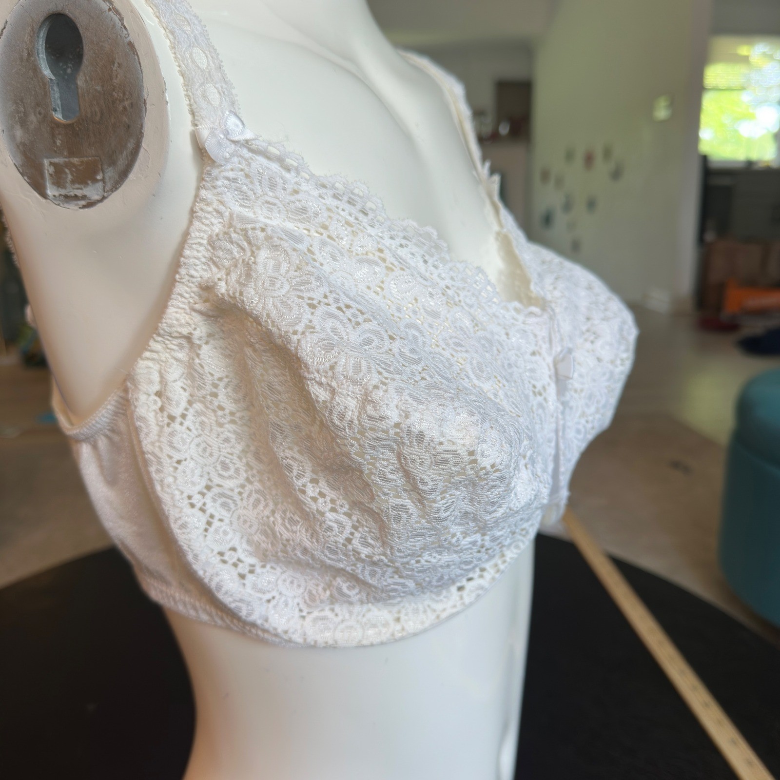 Playtex Secrets Bra 38DD White Floral Jacquard Lace Underwire NWT New