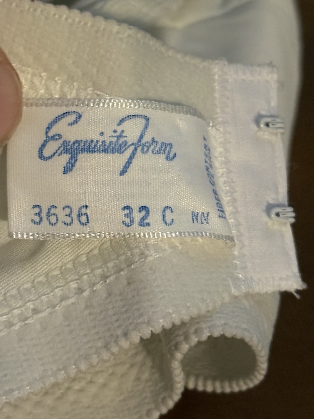 Vanity Fair Exquisite Form Stretch Nylon Bra 32C White USA Bullet – NEW VINTAGE