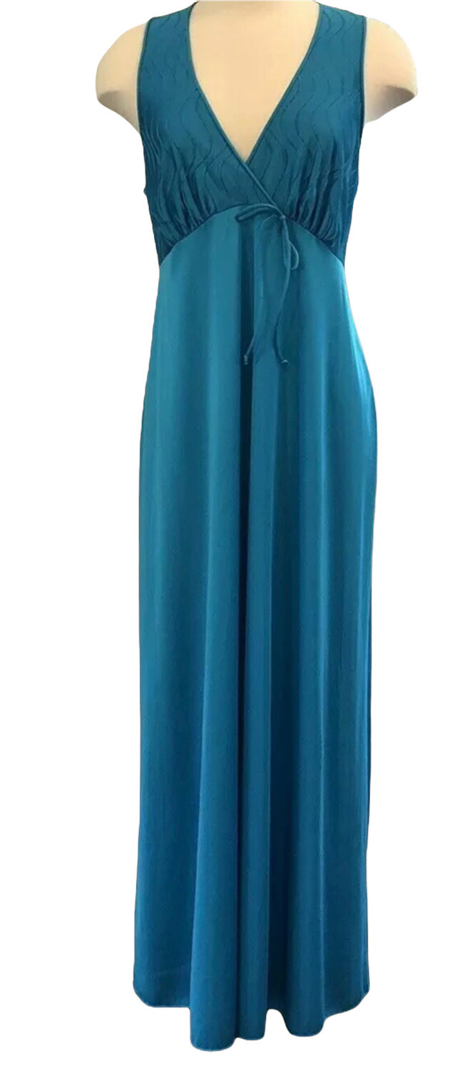 JC Penney Women&rsquo;s Medium Teal Long Nightgown Nylon Antron III Polyester USA