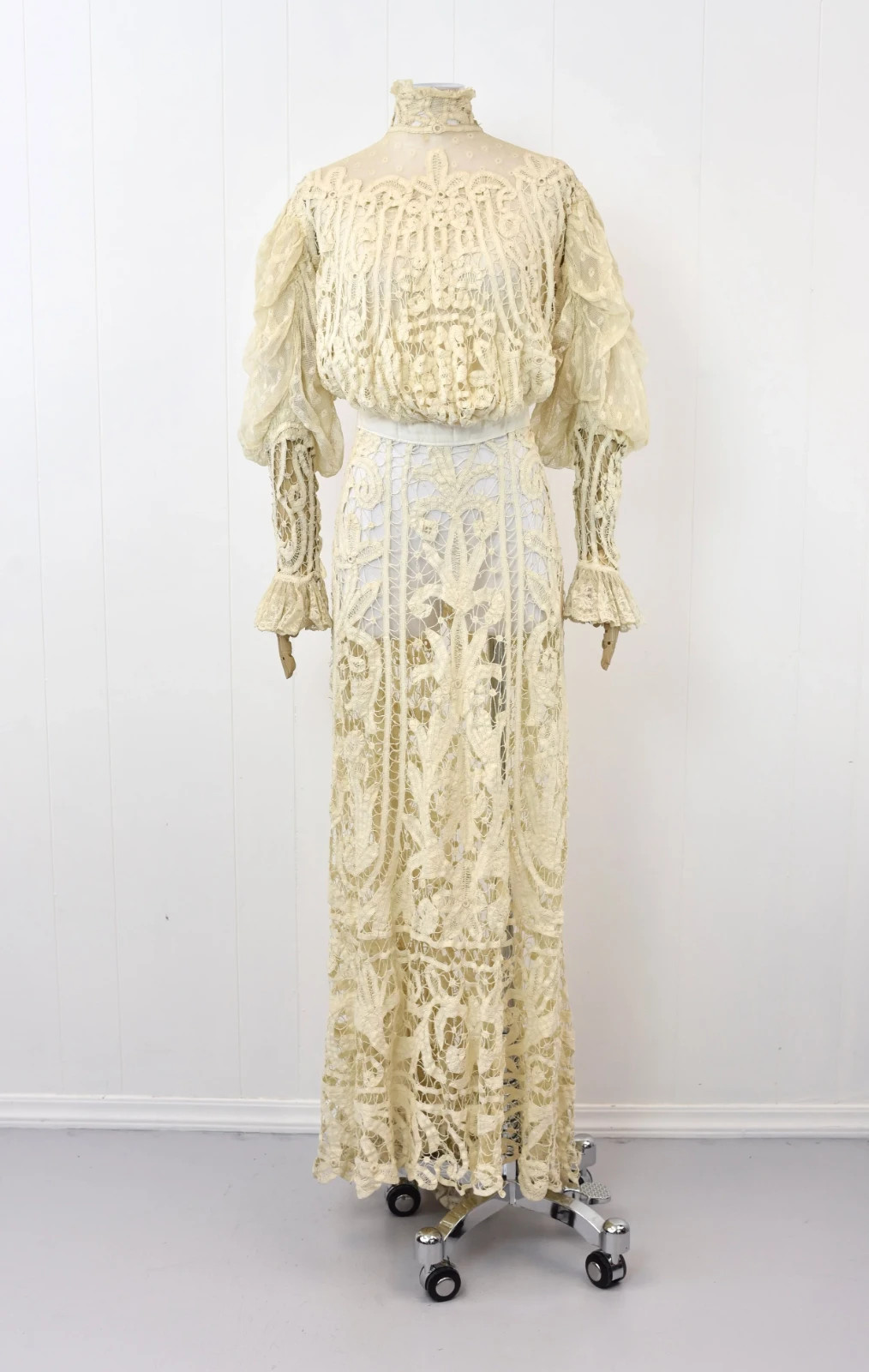 Antique 1905 Edwardian Ivory Tape Lace Summer Afternoon Tea Dress Gown