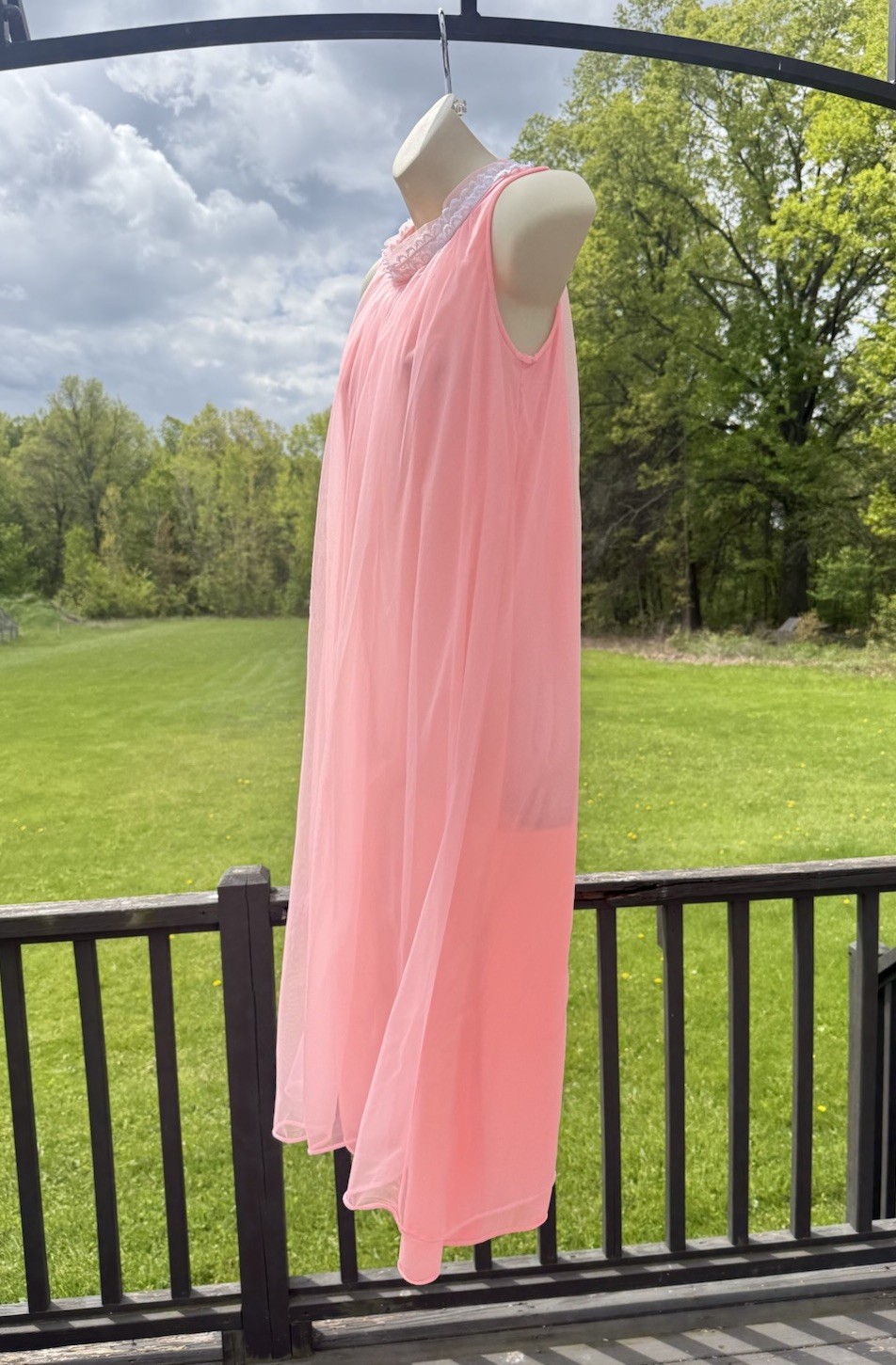 1960s PEACH CHIFFON OVER NYLON DUAL LAYER NEGLIGEE ROUND COLLAR LINGERIE *READ