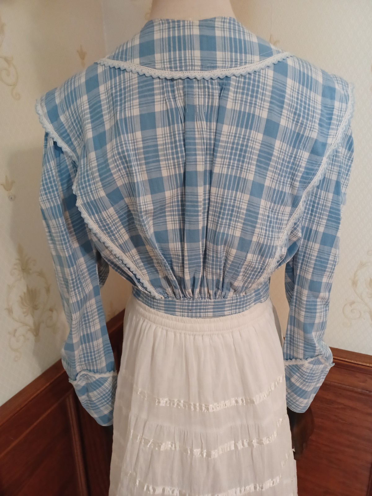 Antique Edwardian 1910s-20s Blue Puff Sleeve Doll Collar Cottagecore Blouse
