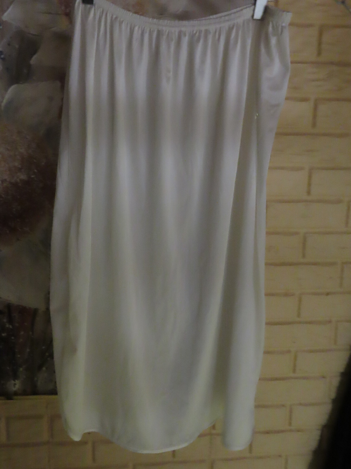 NWT LANE BRYANT INTIMATES SZ 26/28 PULLON ELASTIC WAIST 1/2 SLIP SIDE SLIT SLIP