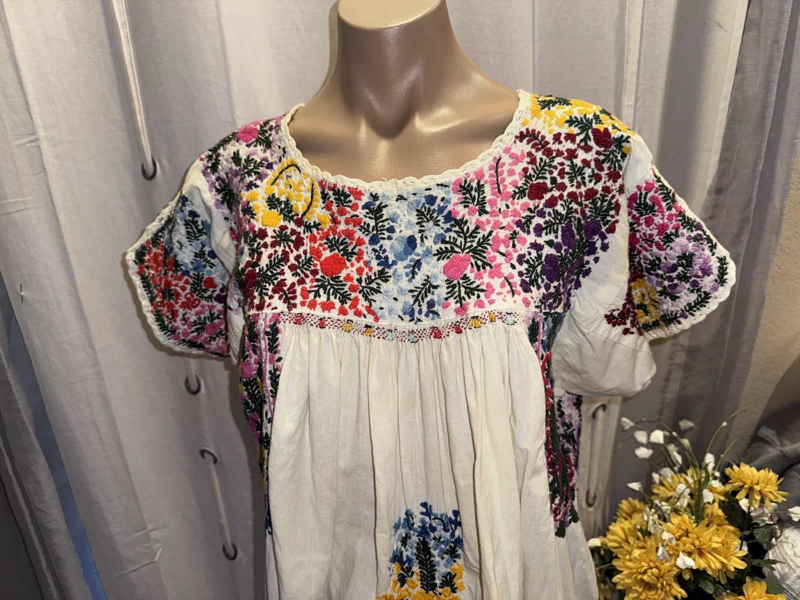 Vintage Oaxacan Mexican 70&rsquo;s Long Dress Off White Cotton Embroidered Floral Sz L