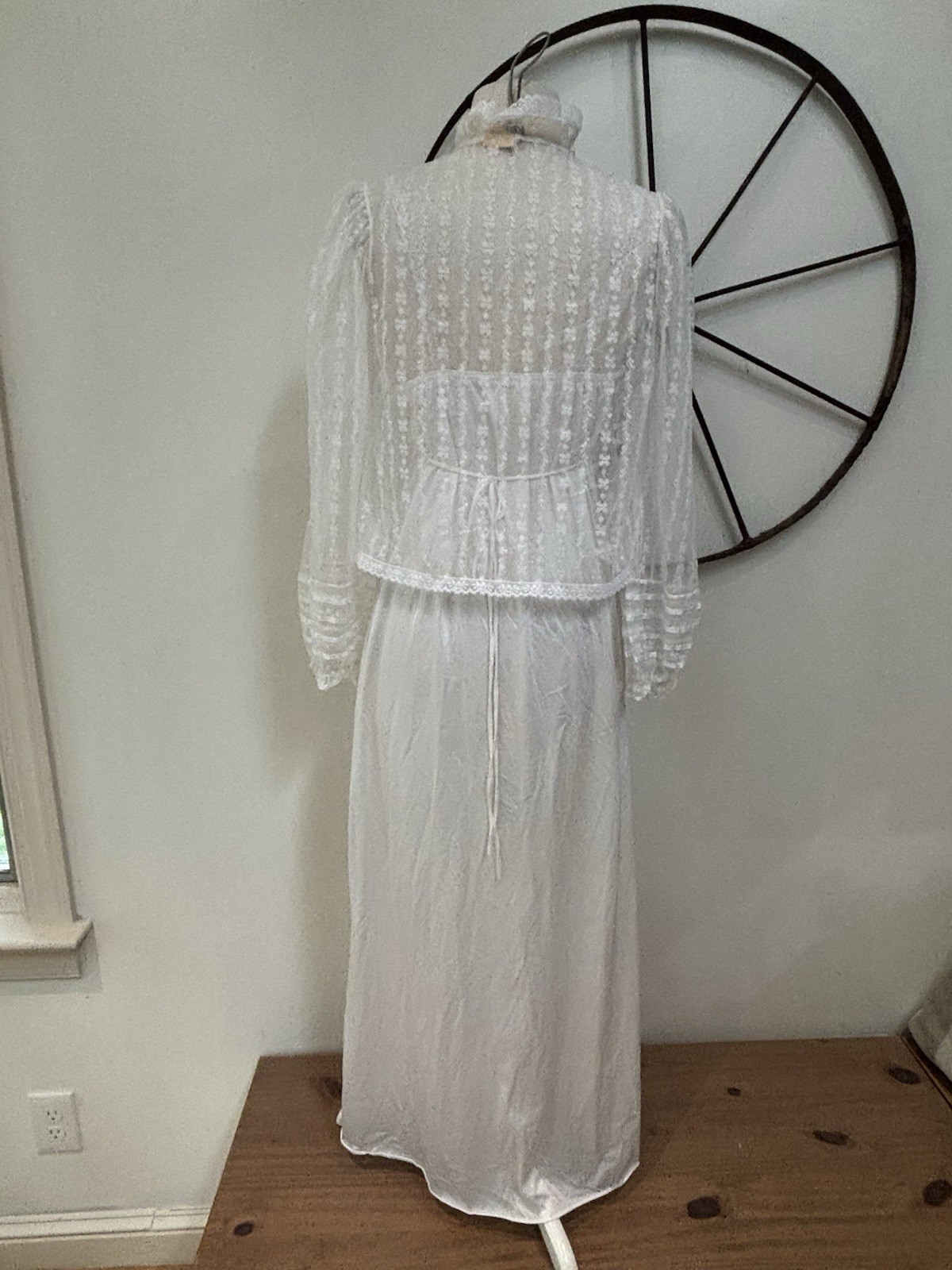 Taryn Alexander 1970s white romantic lace union bridal peignoir nightgown set L