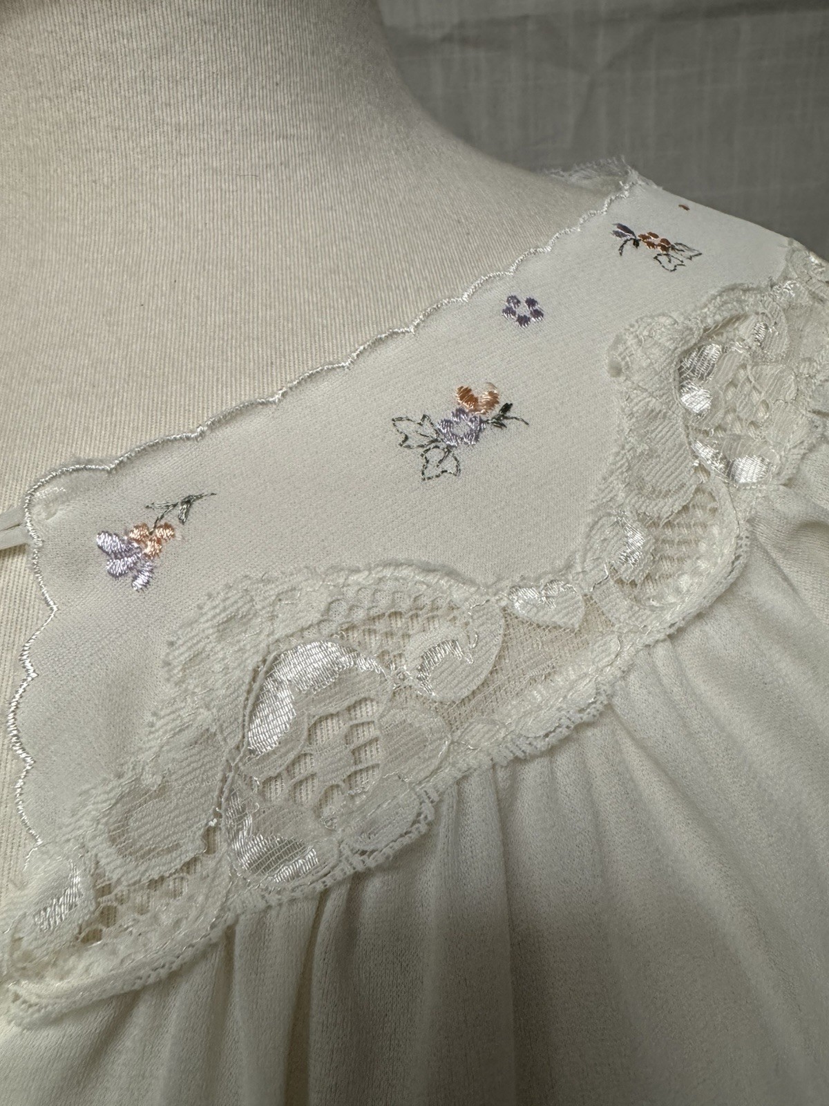 Vintage Romantic Traditions Peignoir Robe Ivory With Lace and Embroidery