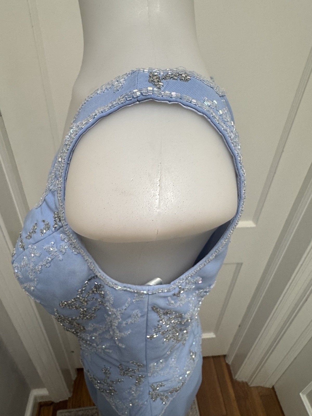 Jean De Lys Periwinkle Blue Sequin Embellished Column Gown Evening Formal Size 6