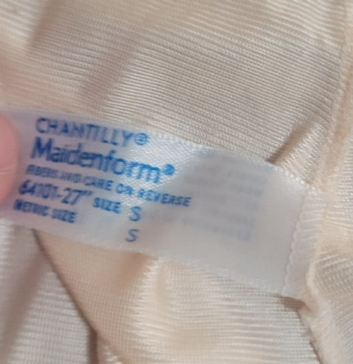Chantilly Maidenform Off White Slip 64101-27 Size Small Untagged