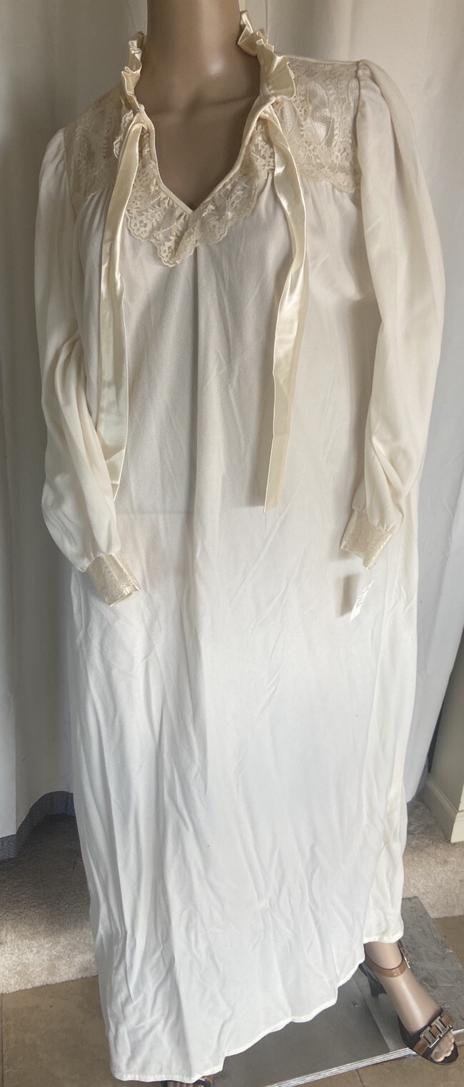 Vintage NWT S Donna Richard Gilligan O&rsquo;Malley Nightgown Lace Satin Trim Cream