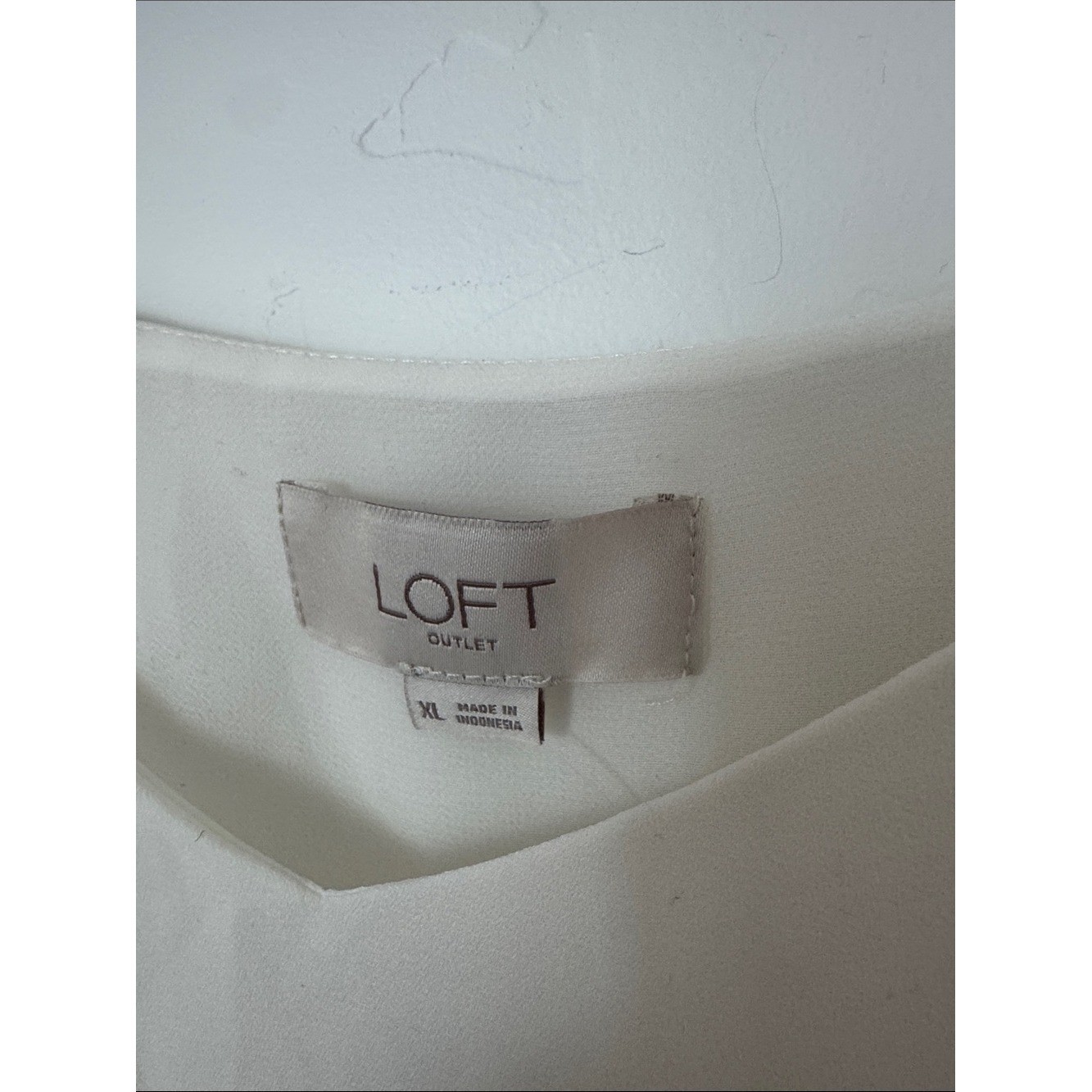 NWT LOFT White Cream V-Neck Cami Tank Blouse Layering Shell Capsule Office XL