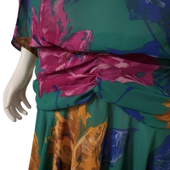 Vintage Kono New York Green/Teal Floral Ruched Dress P2P 22&Prime;, Length 46&Prime;