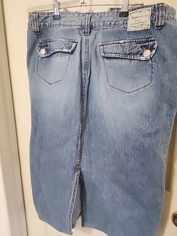 Vintage Denim Skirt With Split In Back unionbay Juniors Size 15 Y2K classic