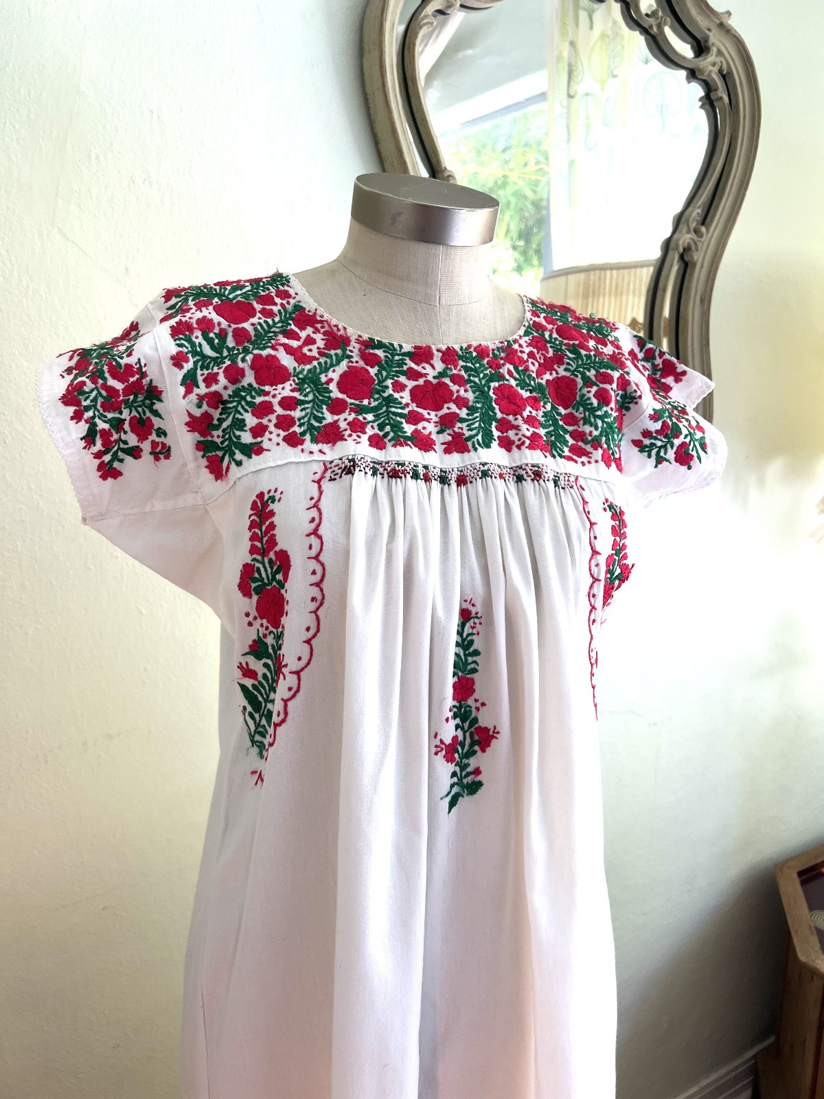 Beautiful Vintage Oaxacan White Dress Red Green Embroidery Med Mexican Boho
