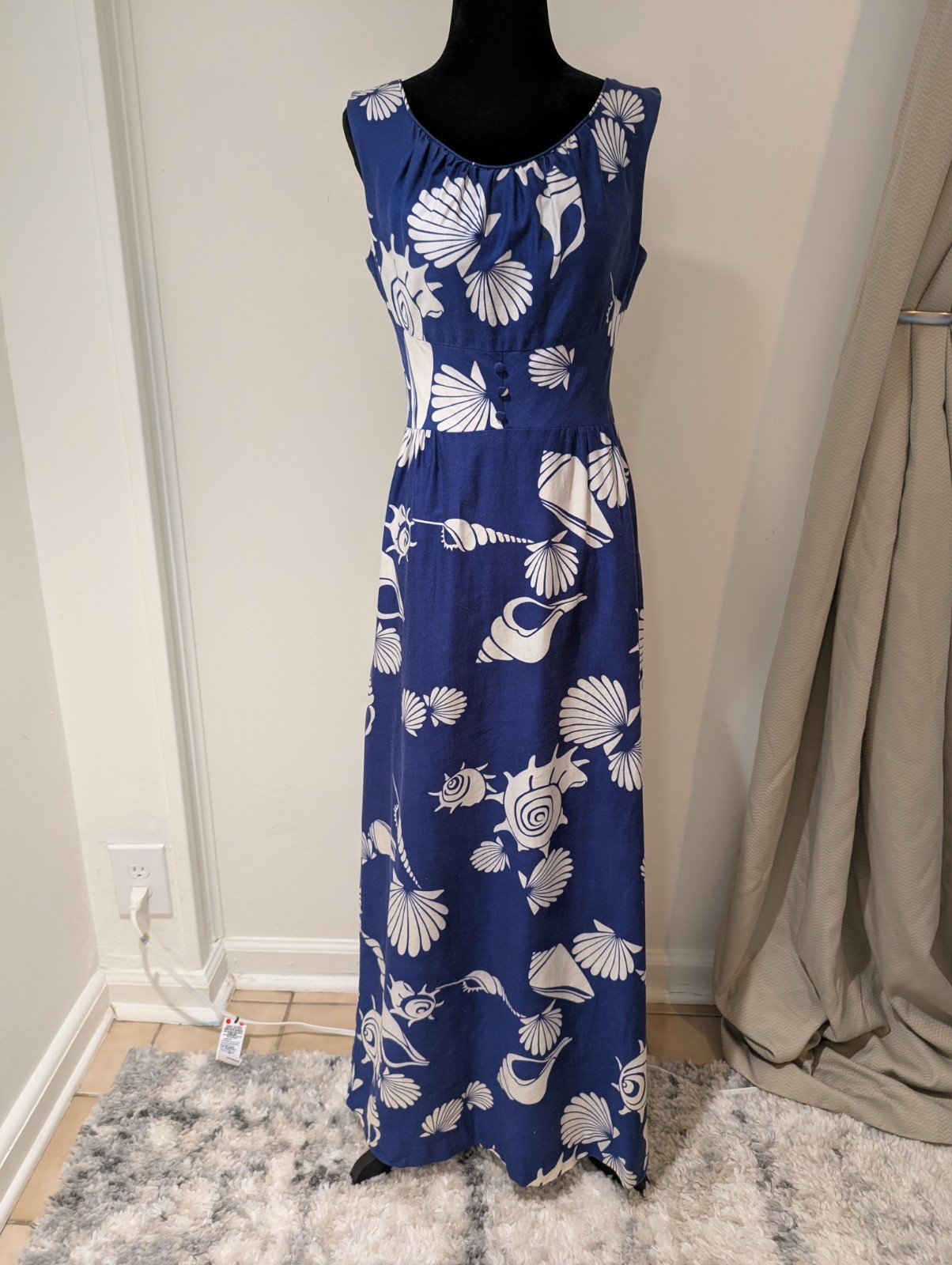 Vintage 1970s Waltah Clarke Blue Hawaiian Dress XS White Shells Maxi Sleeveless