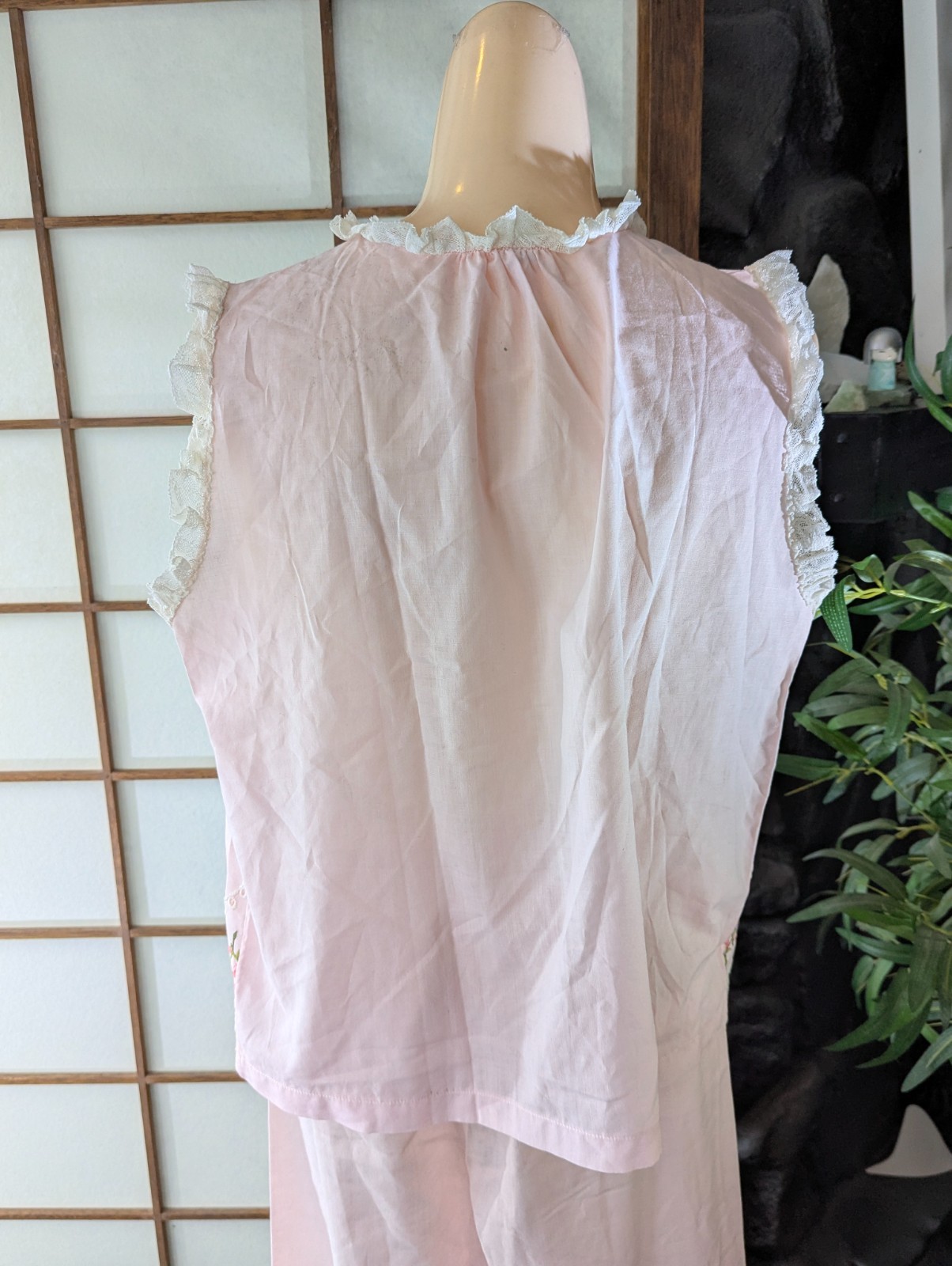 Vintage Leonora Pink 2pc Pajamas PJs 1960s Sz Small Babydoll Embroidered Roses