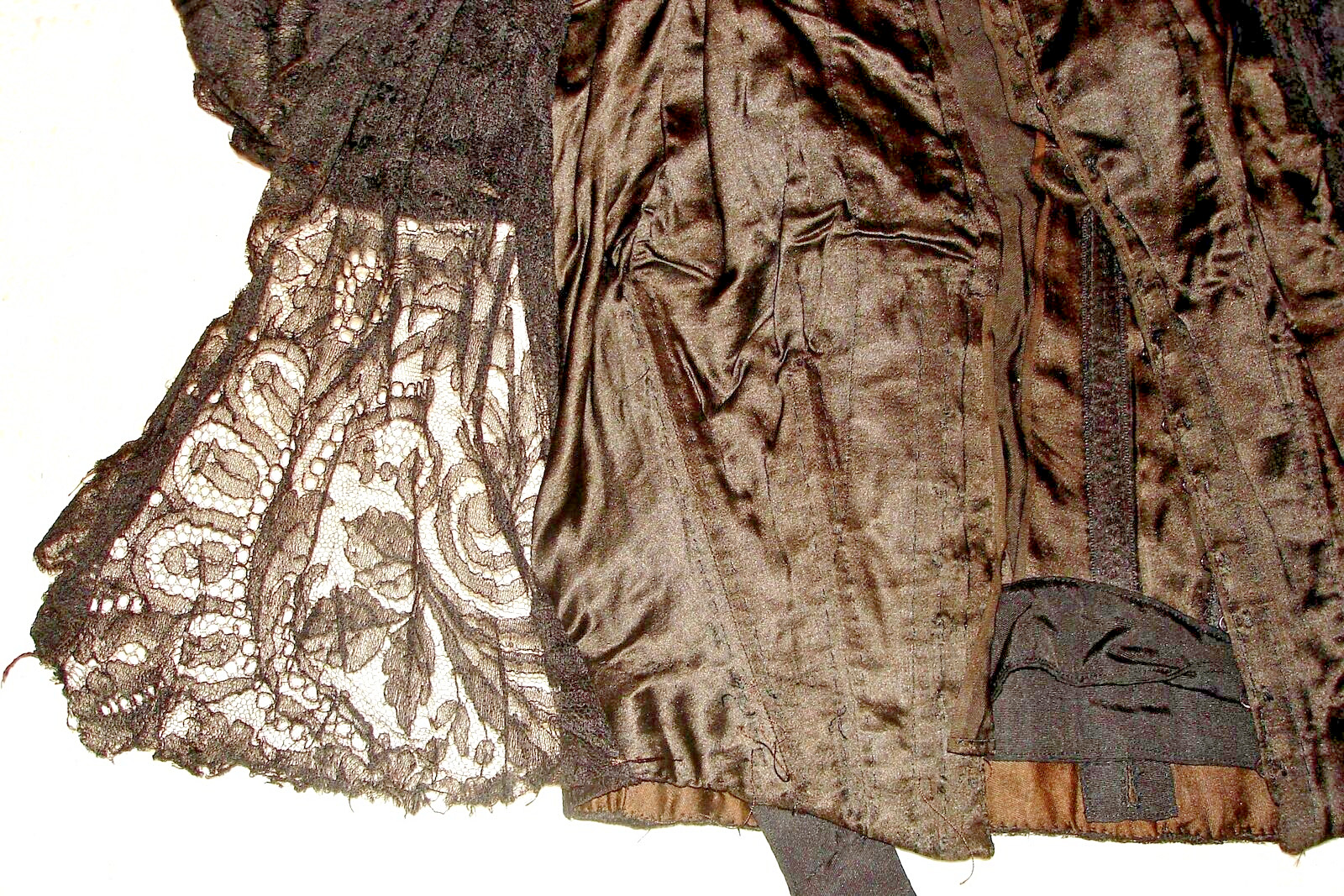 Outstanding Victorian Top Bodice completly covered with Chantilly Lace