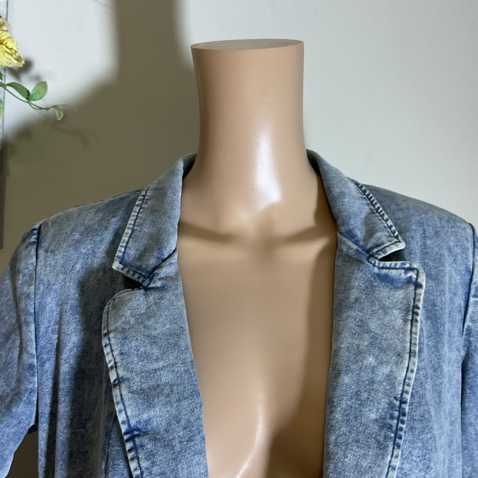 Entro Stretch Denim Stonewashed Blazer Size S Fitted Retro. 80s Fashion.