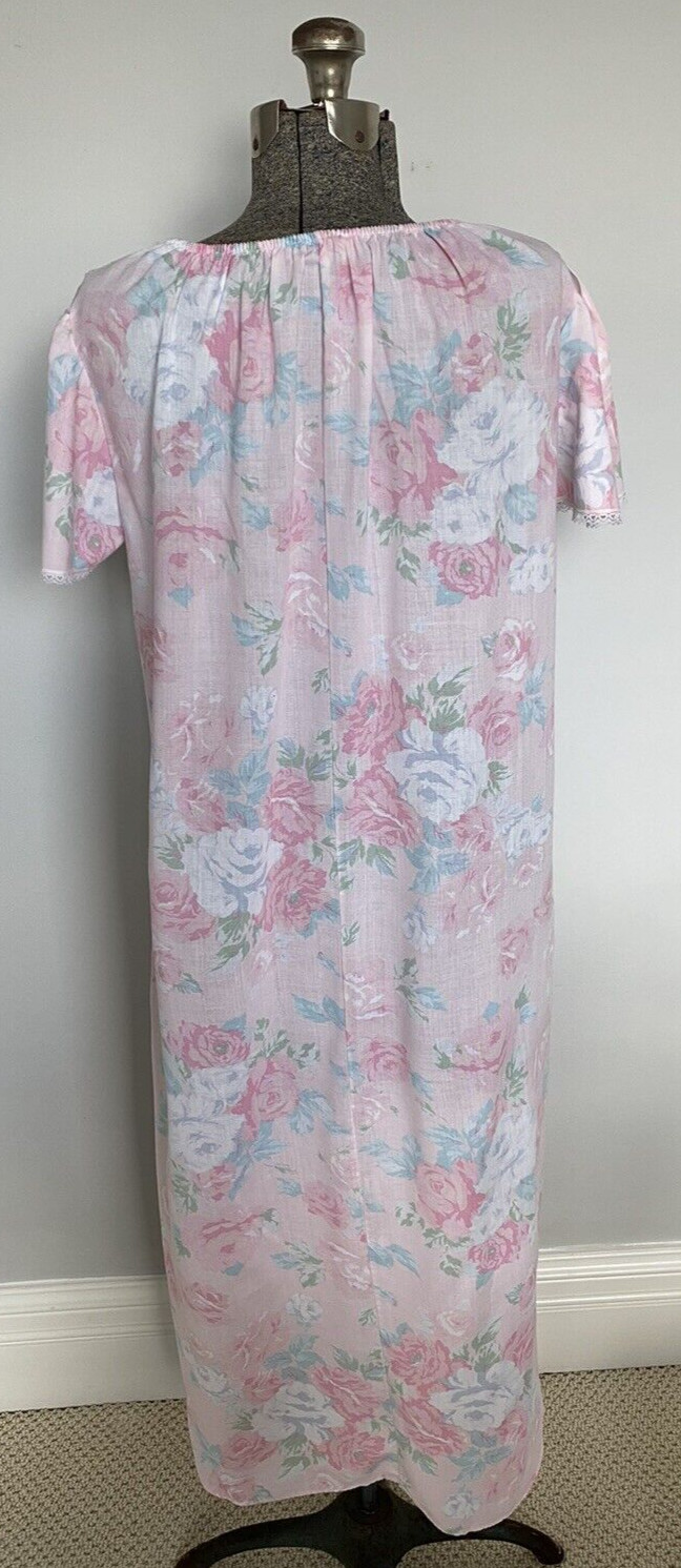 Vintage Miss Elaine Women&rsquo;s Floral Nightgown with Flutter Sleeves SZ M