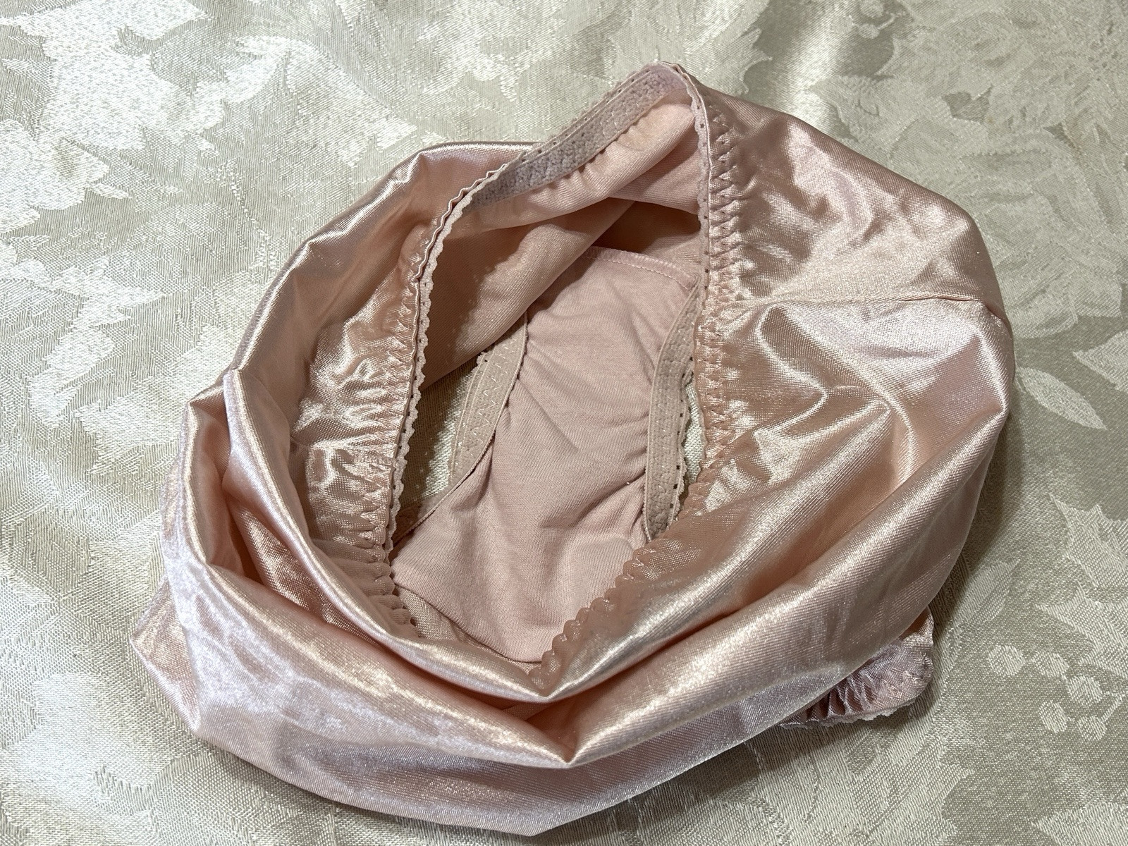 NWOT Vtg VANITY FAIR 40301 Second Skin Satin S Pink Brief Panties #328