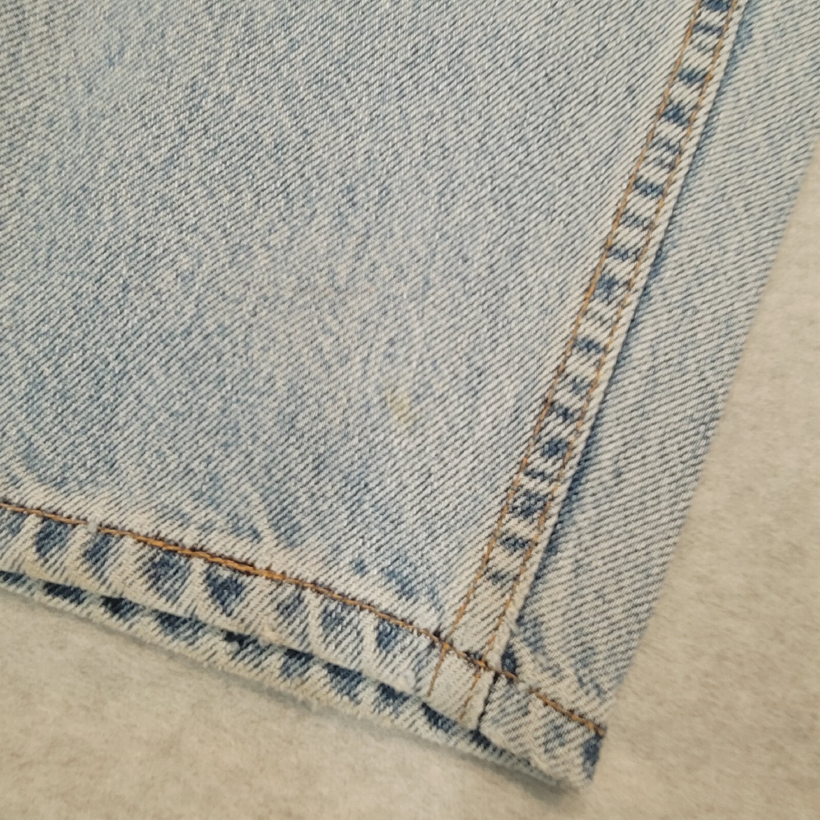 Vintage ‘95 • Levi 550 • Orange Tag • Actual W31 L29 • Relaxed fit, Tapered Leg