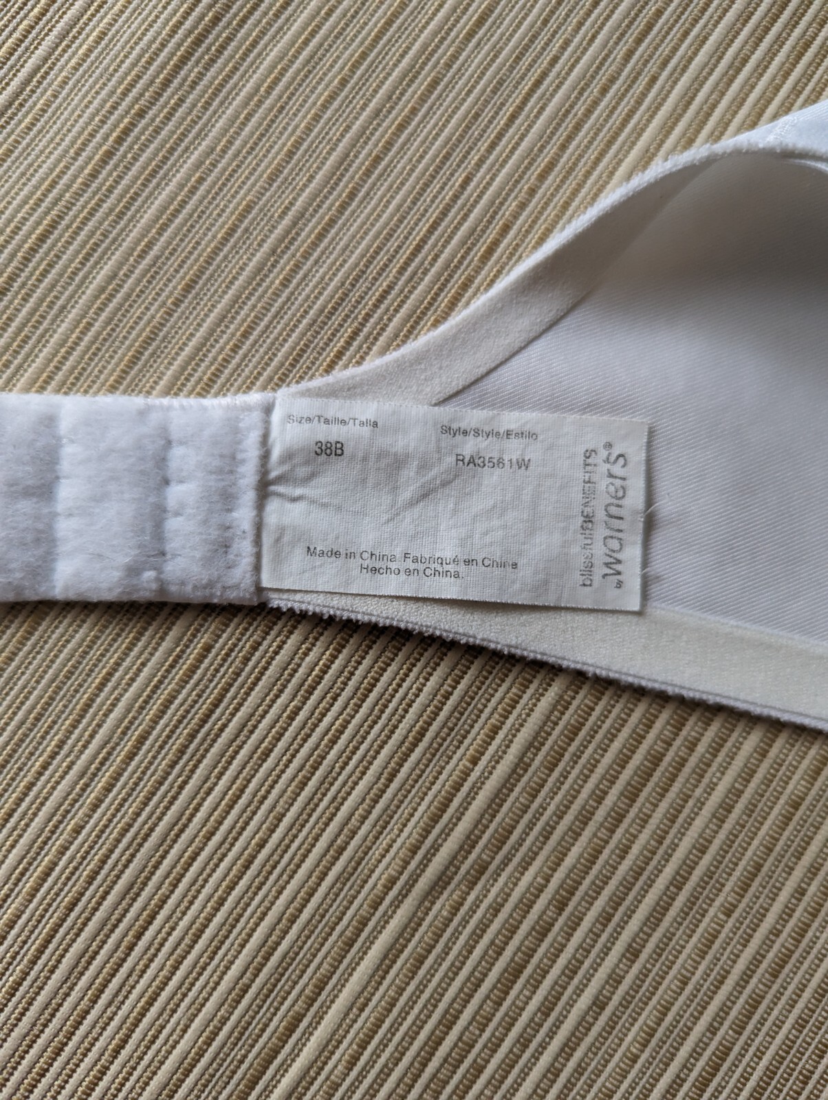 Lovely Warner&rsquo;s 3561W Extra Coverage Sides Full Cup Underwire White Bra 38 B