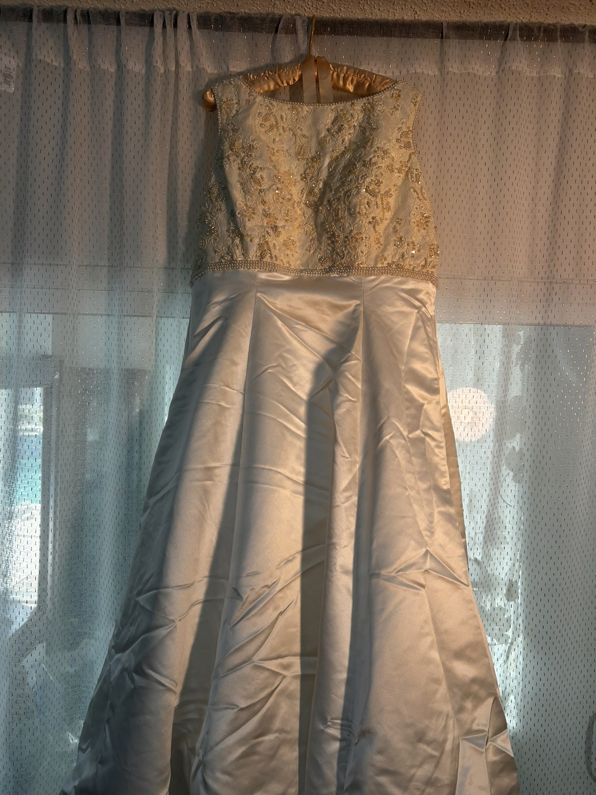 VTG Inspired High-Low Wedding Dress Beaded Lace Pearl Embellished Chapel Train