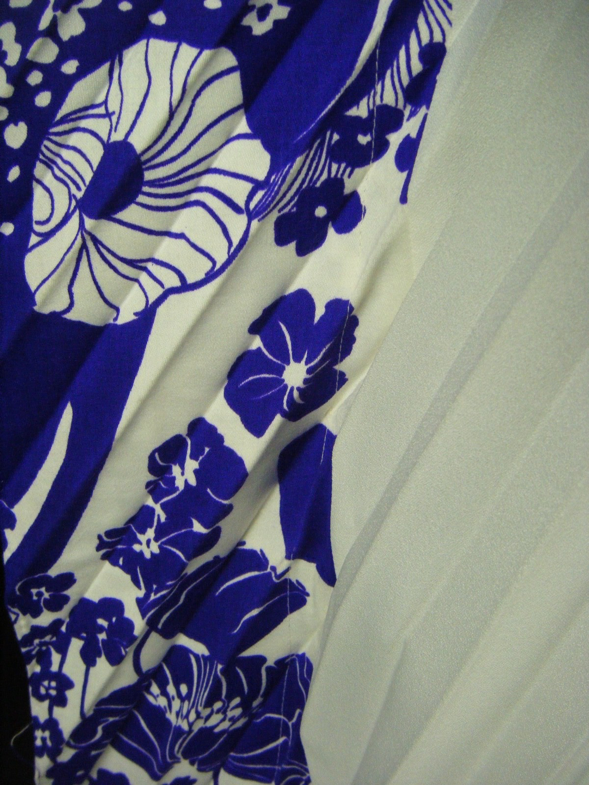 Vtg 60-70s White Purple Hawaiian Floral Printed Pleated Caftan-Bust 49/One size