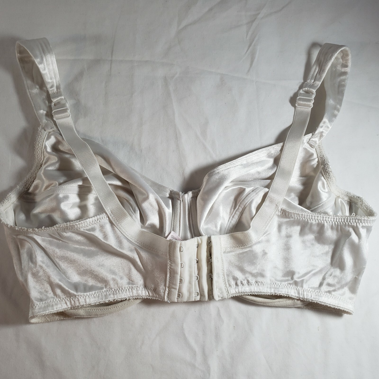 Victoria&rsquo;s Secret Second Skin Satin Unlined Full Coverage Bra 38DD White