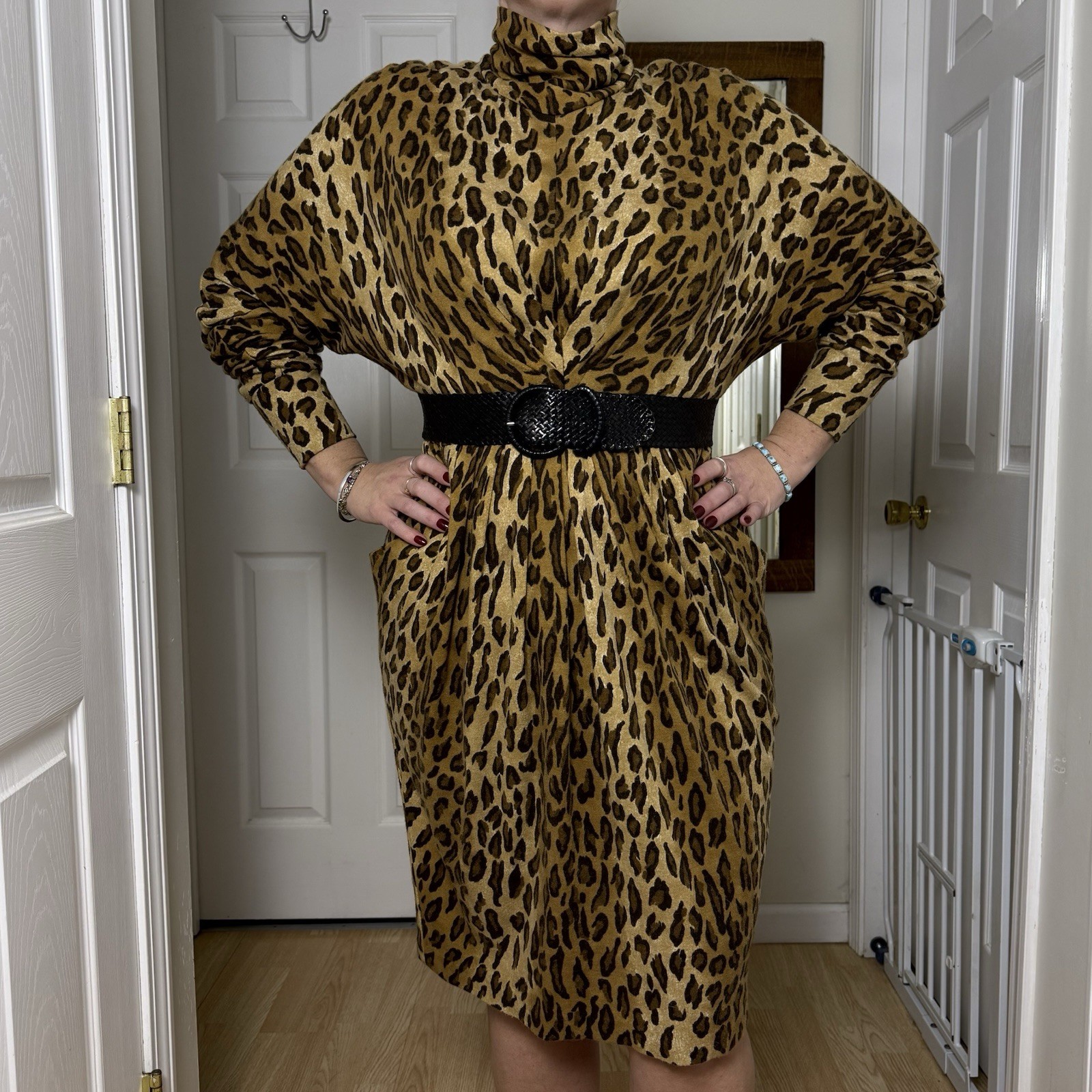 VTG 1980s Belted Leopard Midi Dress Size 10 Dolman Sleeve Mock Neck Pockets USA