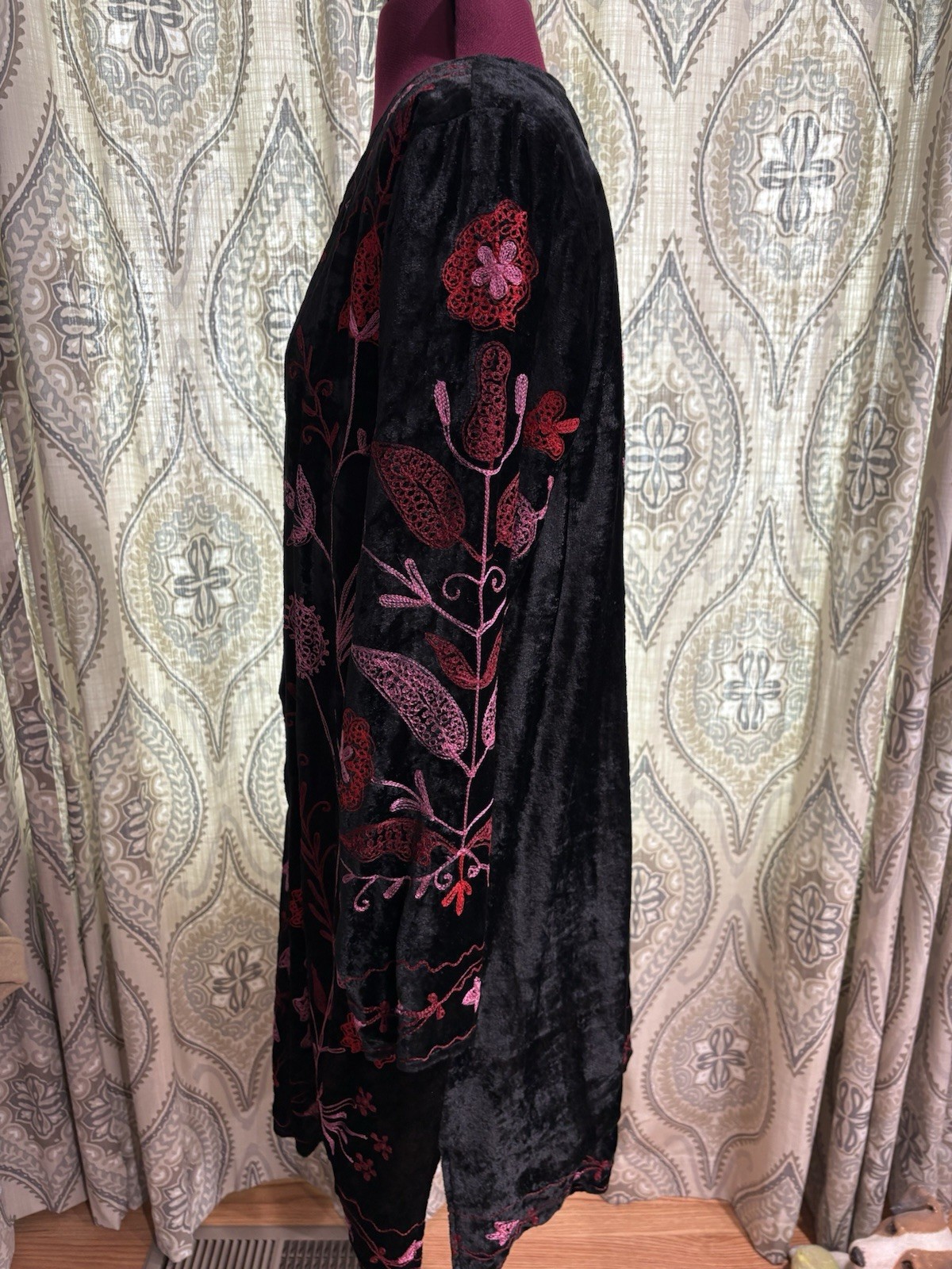 Vintage April Cornell Embroidered Jacket Black Pink Size Médium