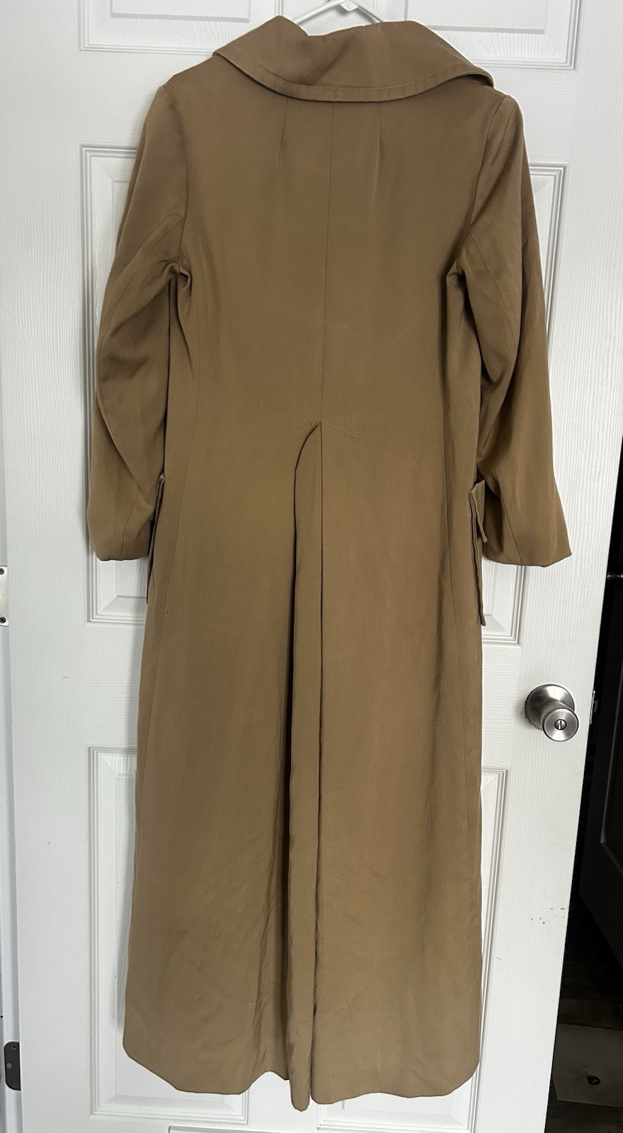 Vintage Carol Brent Trench Coat. Unknown Size. See Description And Pictures.