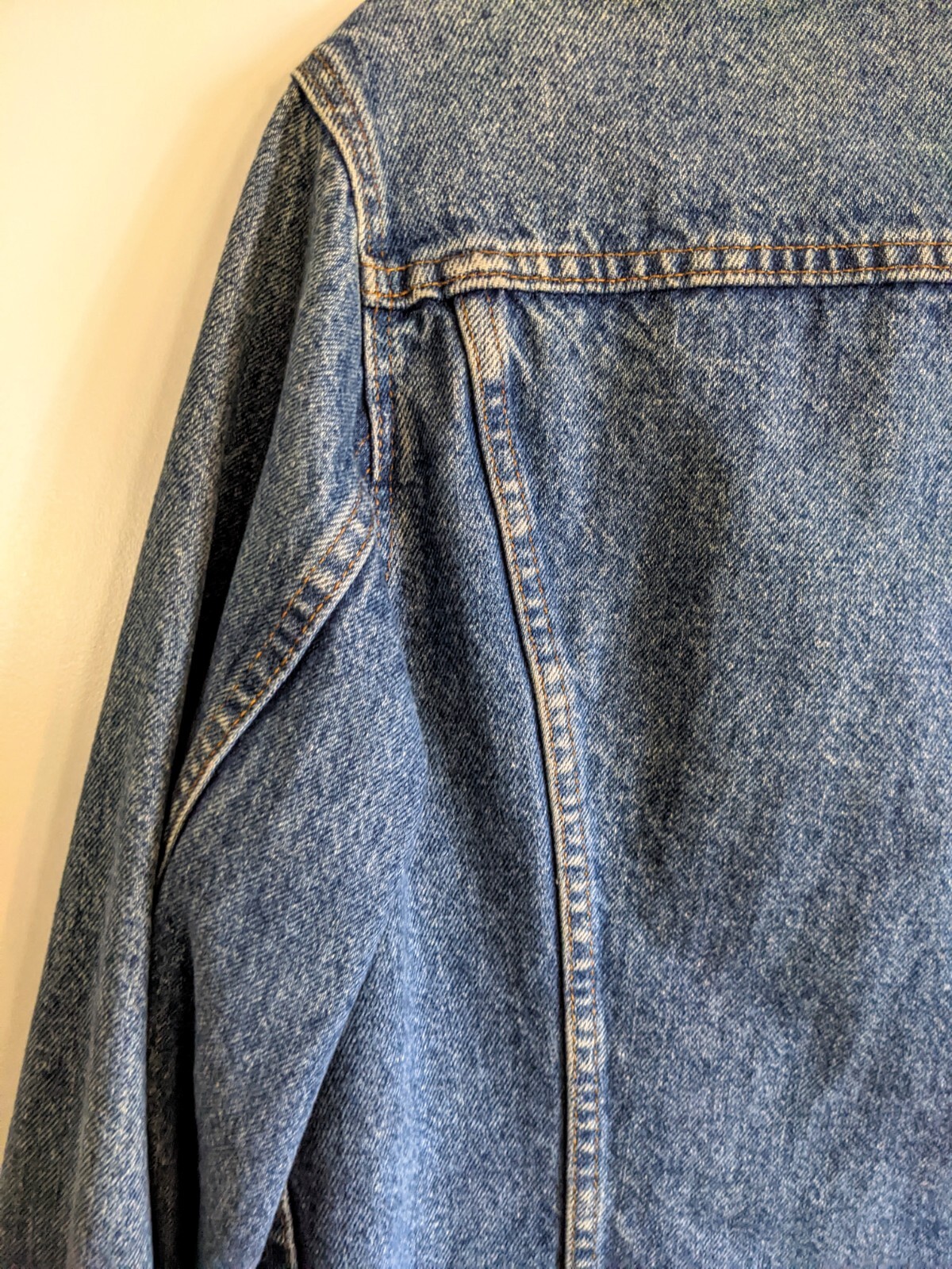 Vintage 80s Jean Jacket LEVI STRAUSS BLUE TRUCKER 70506-0214 SIZE 40-MADE in USA