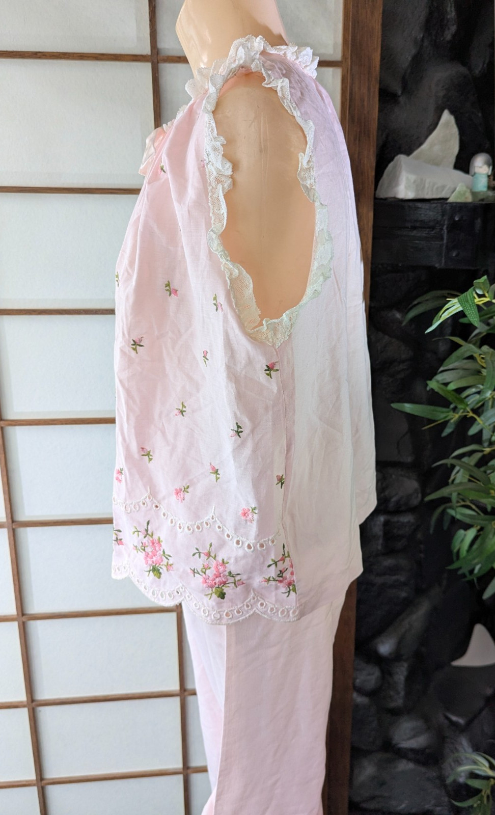 Vintage Leonora Pink 2pc Pajamas PJs 1960s Sz Small Babydoll Embroidered Roses