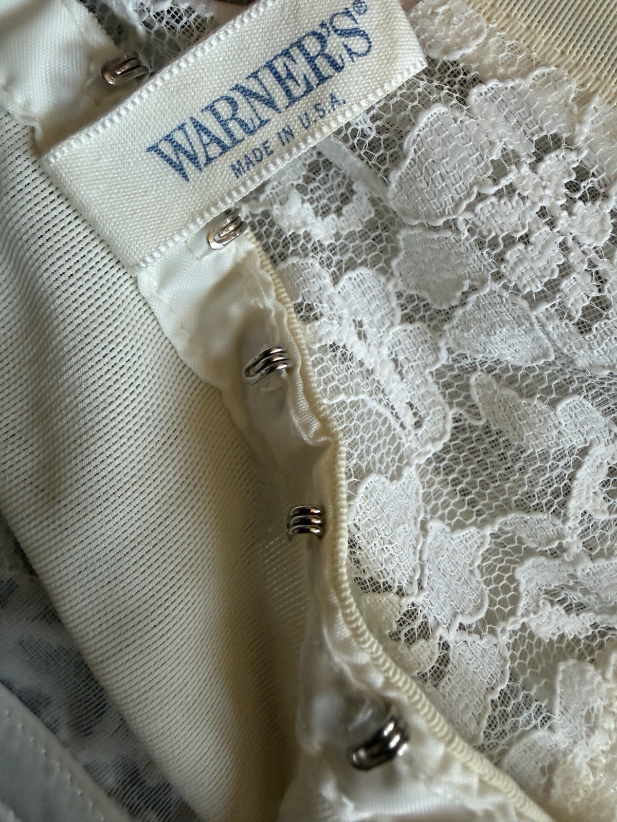 50s Authentic Warner&rsquo;s Original “Merry Widow” Ivory Lace Strapless Corset 32B