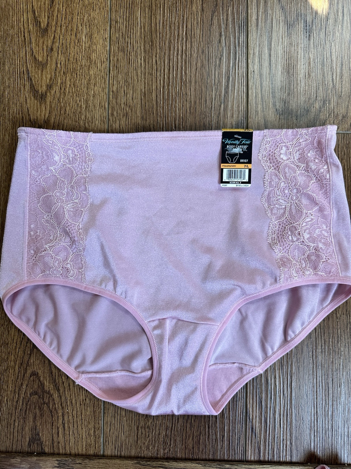 NWT VINTAGE! Vanity Fair Body Caress Sheen 13127 Brief Panties Gorgeous!!!