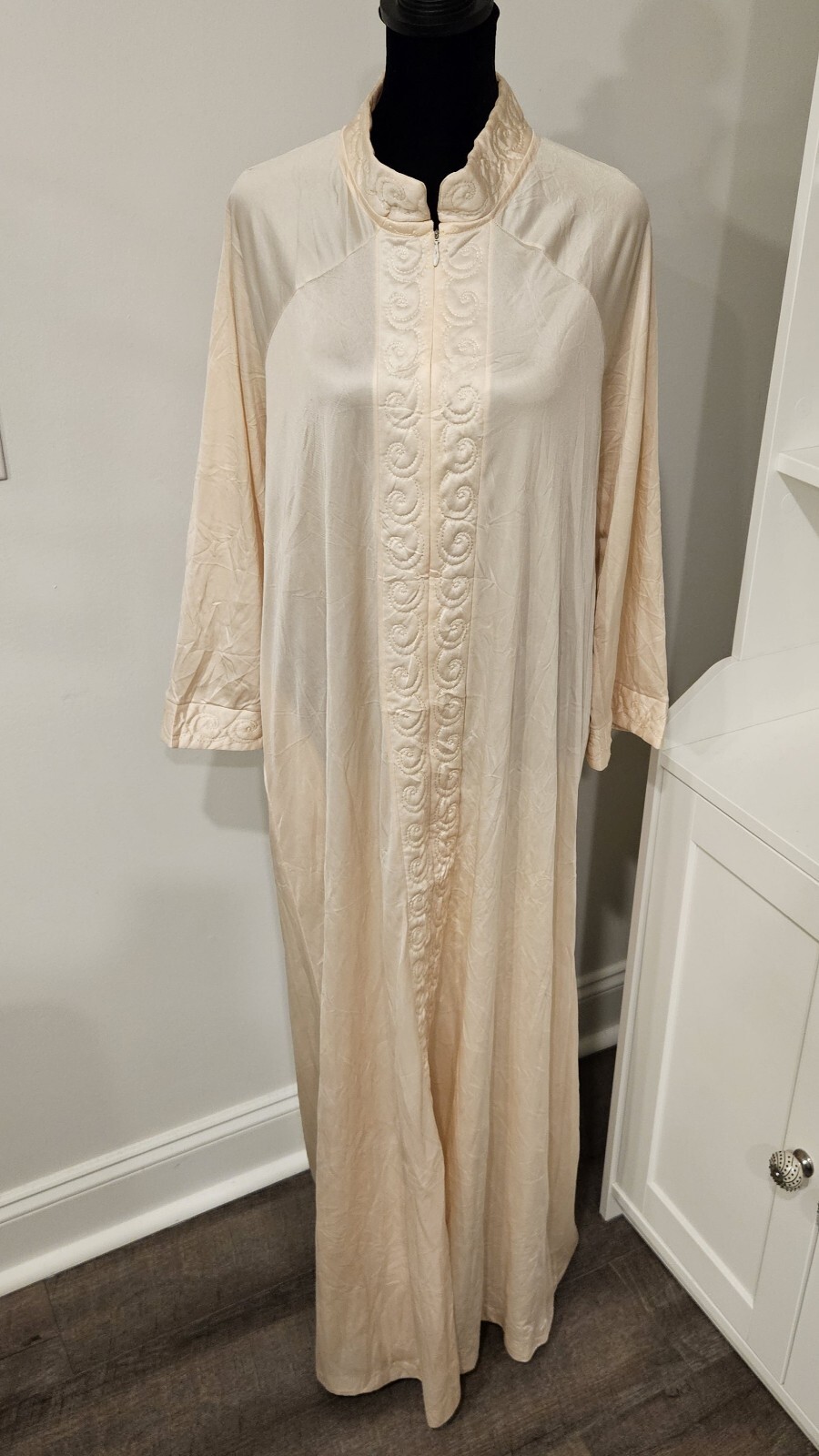 Vintage Gilead Long Light Peach Nylon Embroidered Size Medium 3/4 Zip Front RARE