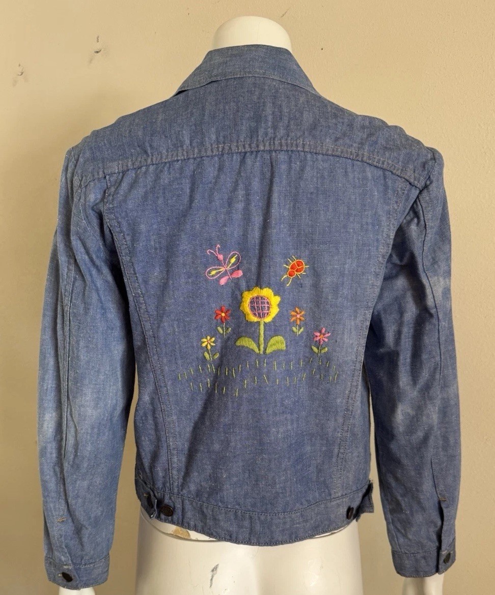 1970s Embroidered Chambray Jacket Floral Western Trucker Cotton Mexico S/M VTG