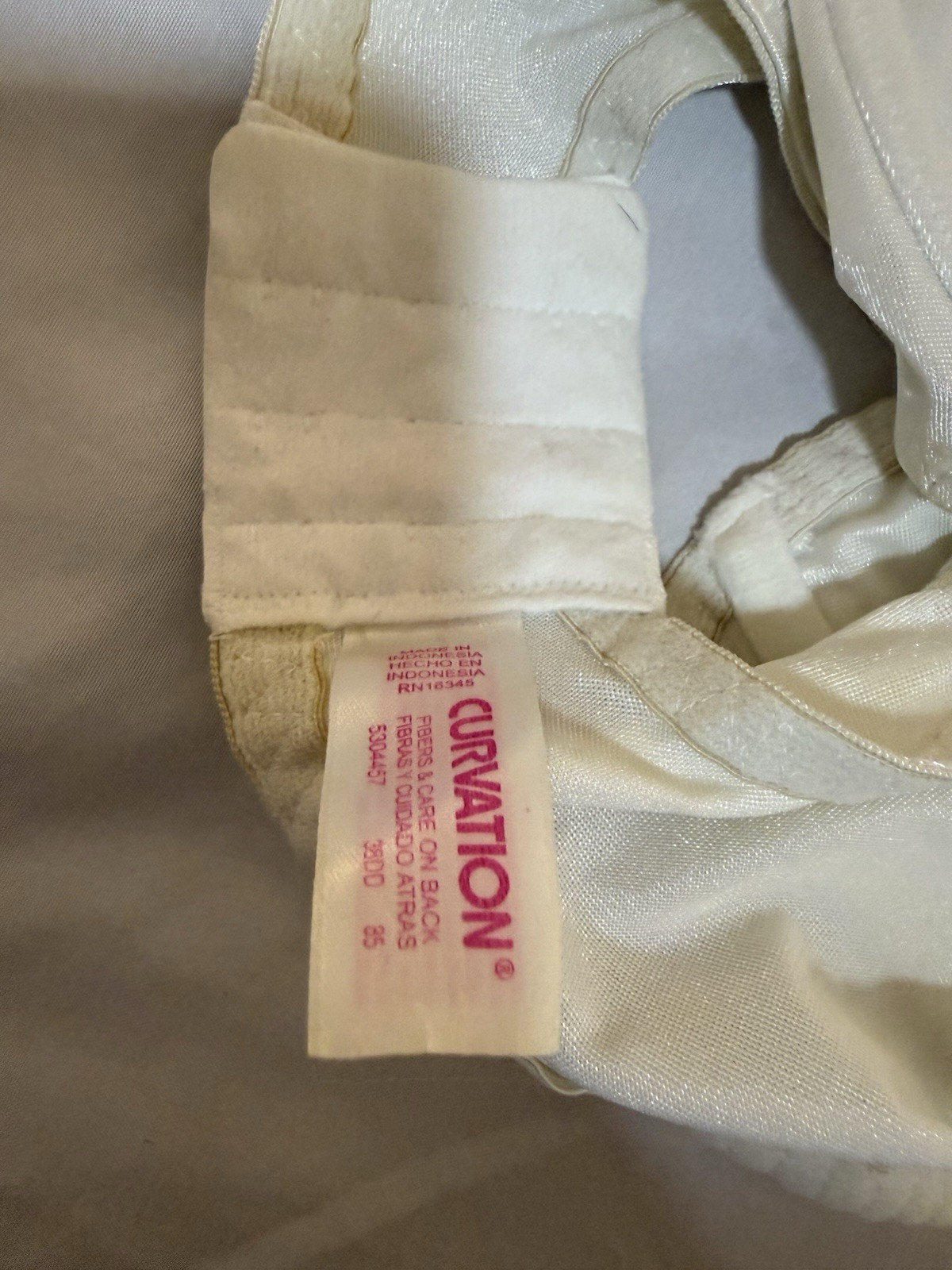 Vintage Curvation White Bra Size 38DD Unlined Underwire Lacy Luxuries 85