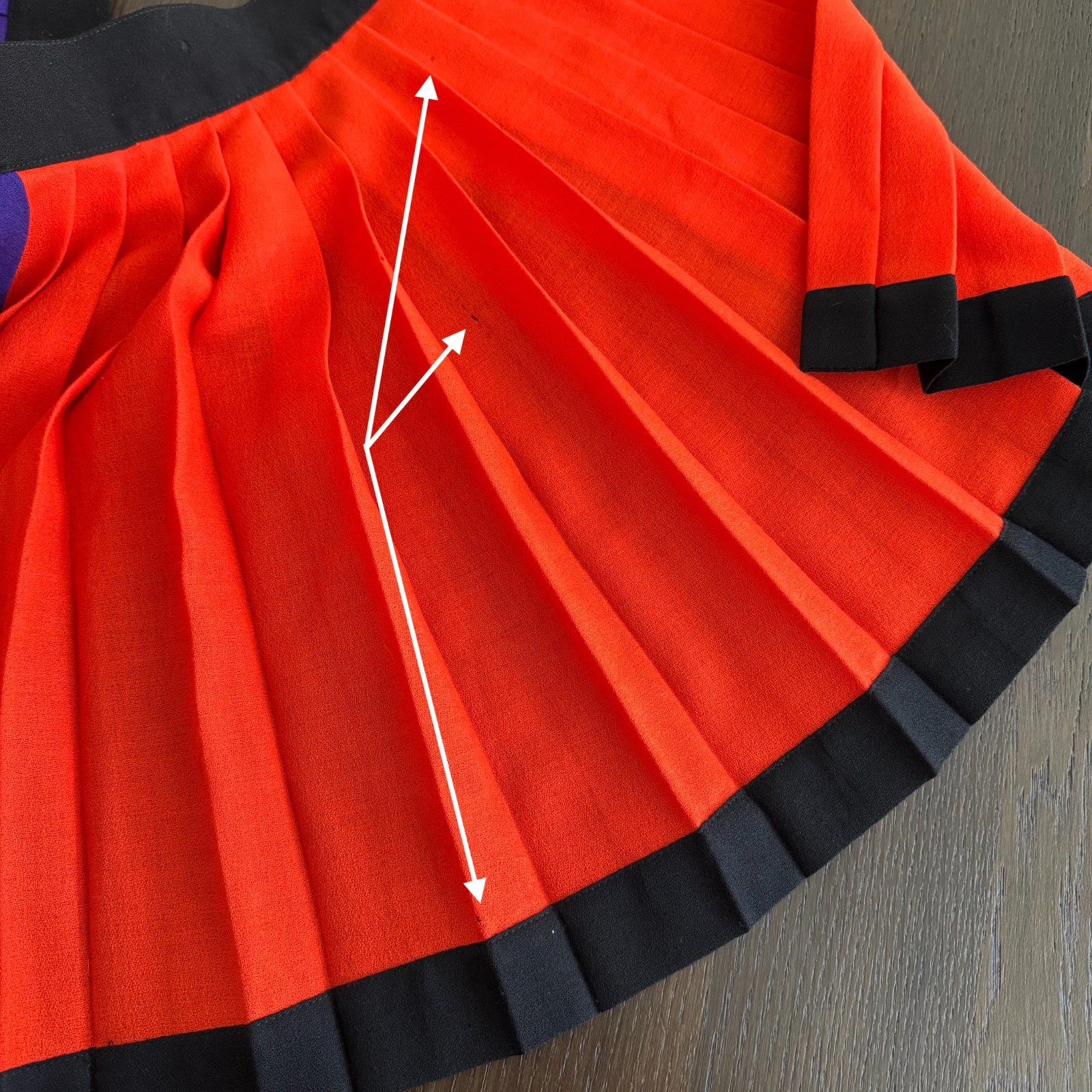 GIANNI VERSACE pleated wool wrap skirt size 42 from F/W 1991/92