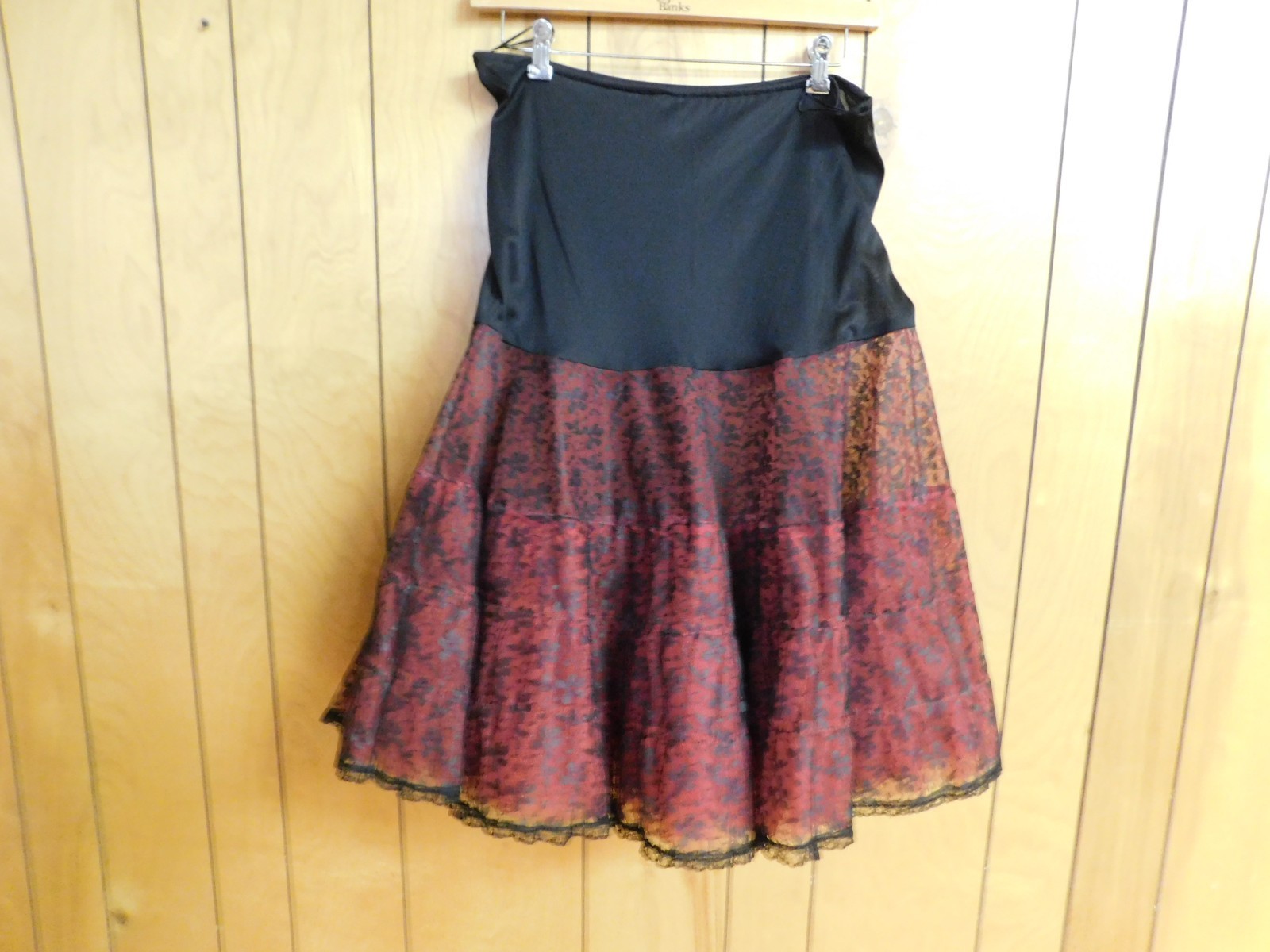 Vintage PAMELA CREATIONS Red Black Petticoat Waist 38&Prime; Size Large