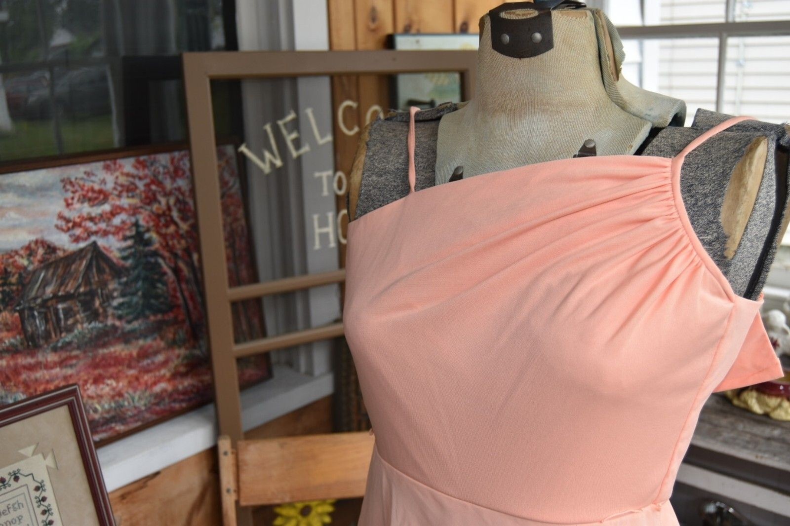 70s Spaghetti Strap Gown with Matching Wrap Roaman&rsquo;s Formal Peach – Size XS