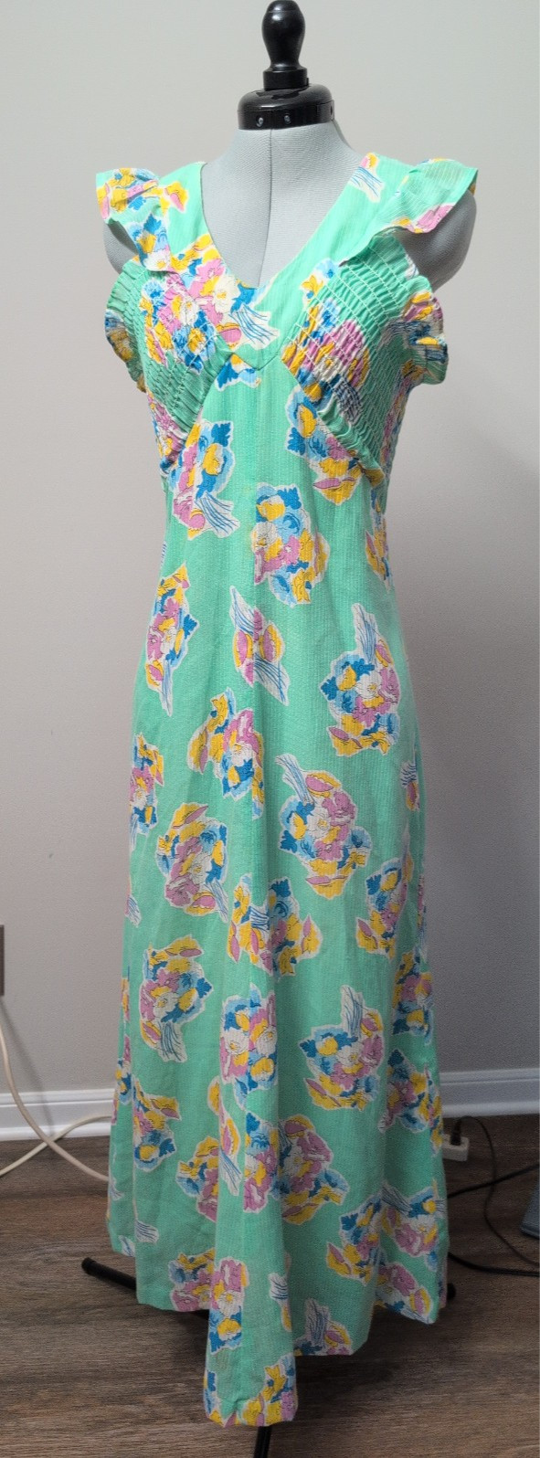 Vintage 60s 70s Maxi hollywood Dress Sz S Mint Green V-neck floral