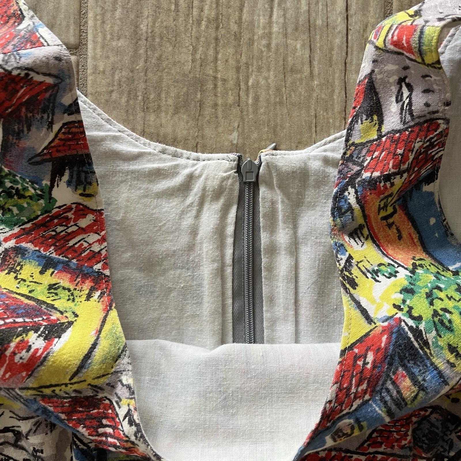 « Barkcloth » Fitted Dress Italy France Lined Scoop Neck Sleeveless Elegant Small