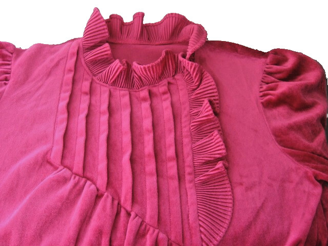 VTG GILLIGAN O&rsquo;MALLEY RASPBERRY RUFFLED VELOUR- ZIP FRONT-PINTUCKING