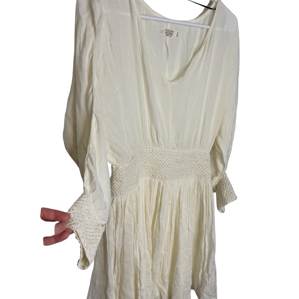✨🤍 Volcom Ivory Boho Smocked Waist Peasant Mini Dress Size M 🤍✨